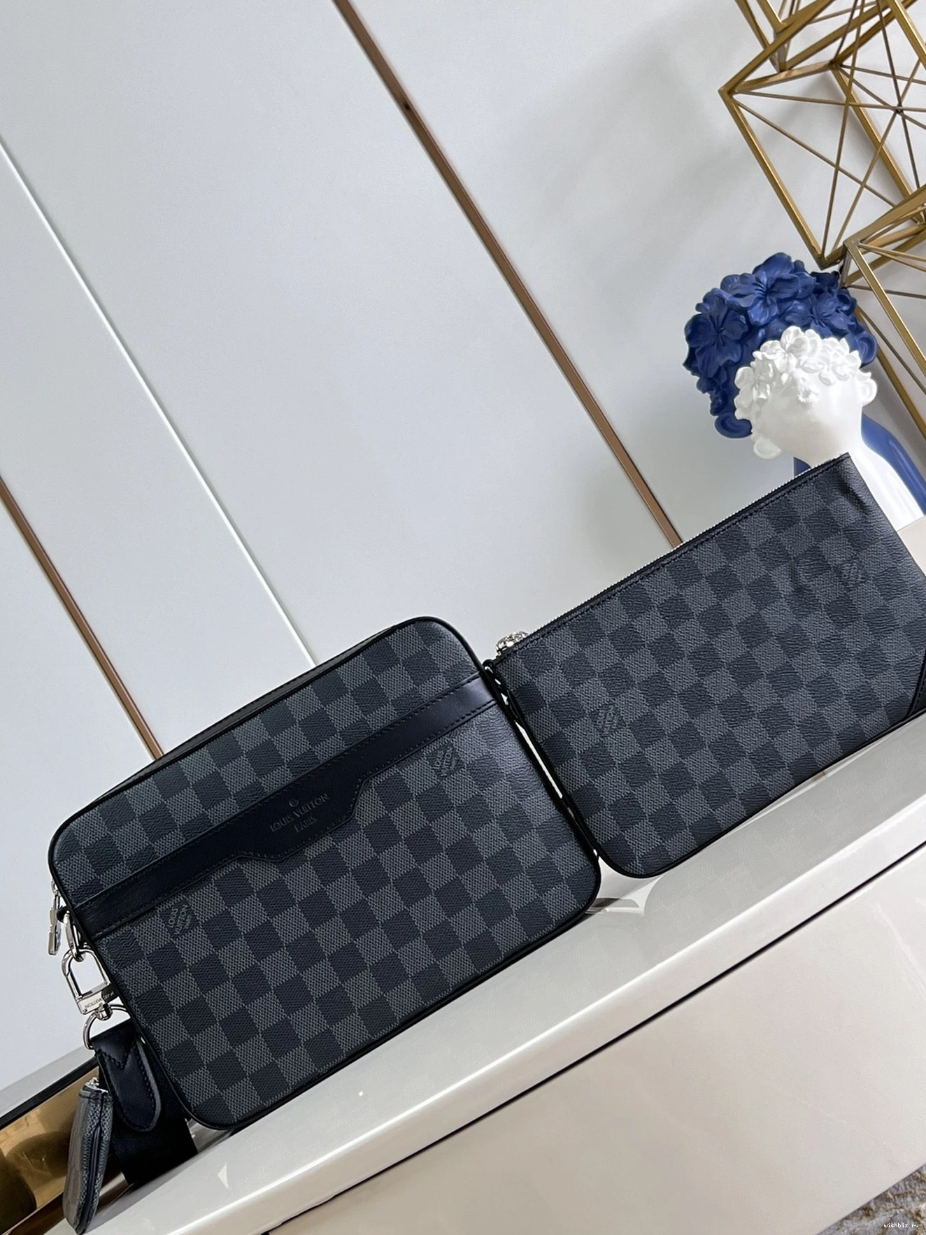 WIS MESSENGER LOUIS TRIO VUITTON 0915